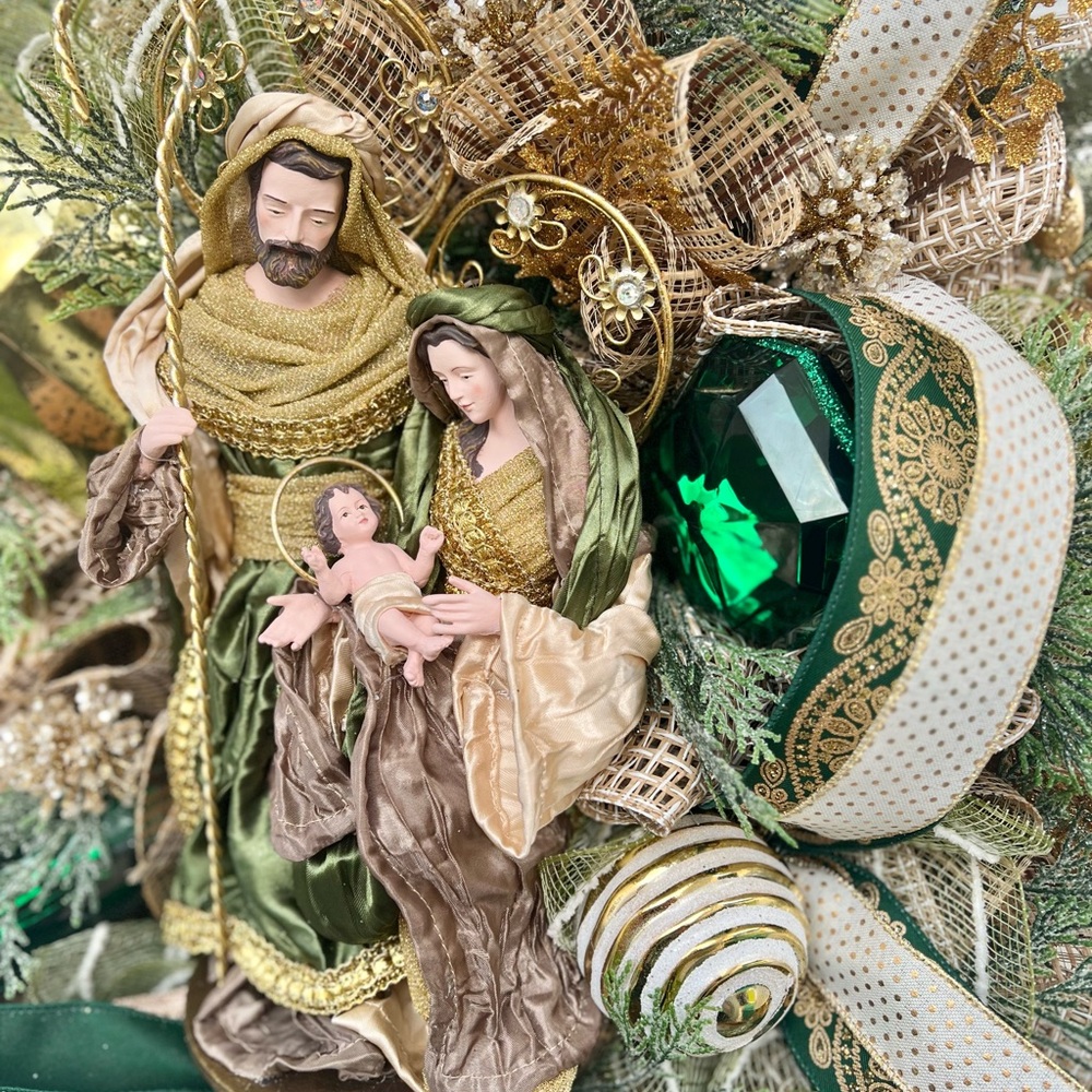 Large 30β Handmade Elegant Holy Family Green and Gold Holiday Wreath - Picture 10 of 11
